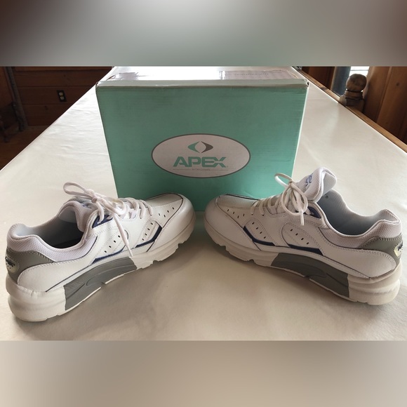 APEX V854 V-Last Orthopedic Walking Shoe (11 X-wide) - Picture 4 of 15